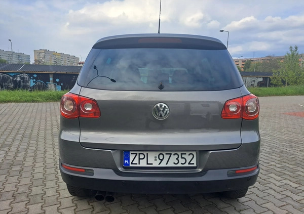 Volkswagen Tiguan cena 28900 przebieg: 190000, rok produkcji 2008 z Lwówek małe 352